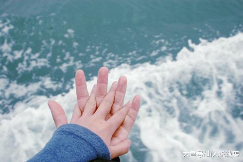 重組家庭後，老公前妻來借錢怎麼辦？女子做一事，化解雙方的顧忌