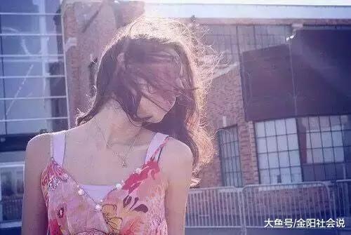 和木訥的老公離婚，到民政局門口收到一條簡訊，我不再提離婚