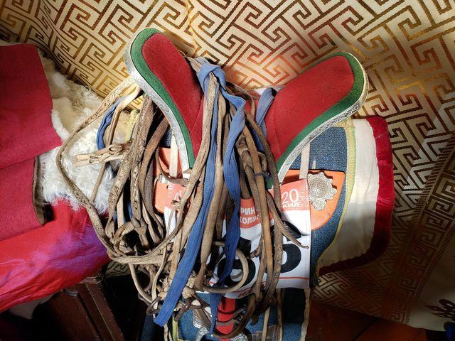 又一台男之光！陪蒙古女友回娘家po出美照「根本趙敏郡主」真人版…網推：蒙古妹子超級讚