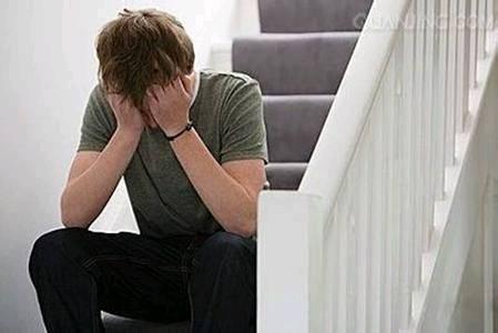女友媽媽嫌我窮不答應婚事，分手幾個月後再見面，她求我娶她女兒