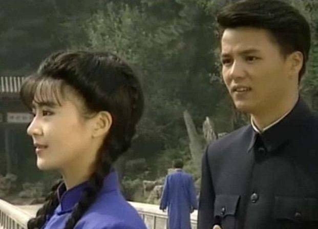 瓊女郎出身！翁家明老婆「當紅為愛引退」如今兒子長大神似老爸