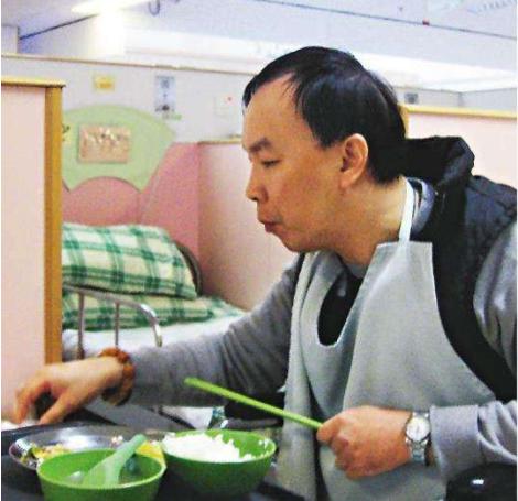 昔日巨星車禍導致癱瘓，被妻子拋棄養老院，晚年只能靠救濟金度日