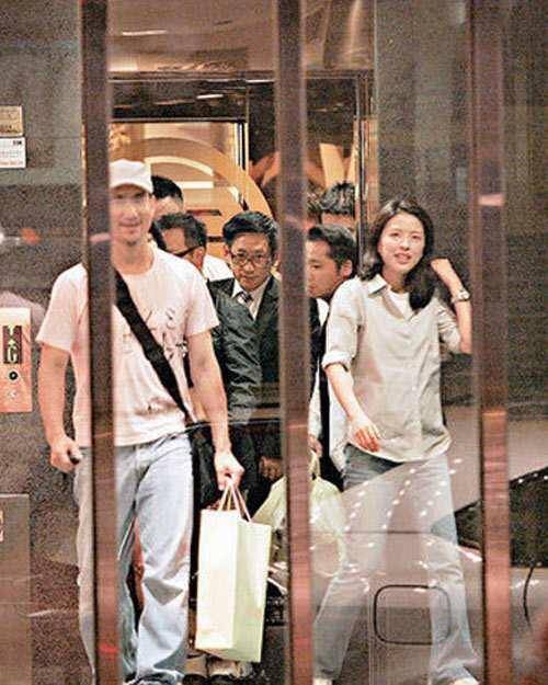 53歲羅美薇美得高貴，強大背景曝光，網友：張學友顯然是高攀了？