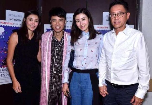 反差真大！何超瓊出席活動自信滿滿，情敵李嘉欣甘當米蟲忙秀恩愛！