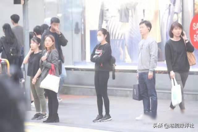 陳自瑤不甘回歸家庭仍想拼事業，素顏逛街買男士衛衣打破離婚傳聞！