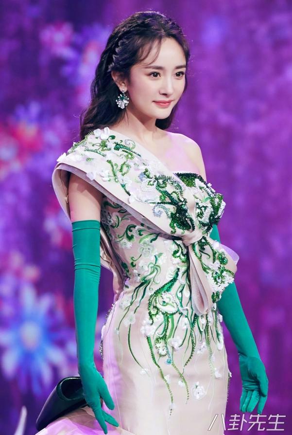 當粉絲看到偶像本人集體脫粉？其實明星PS前後判若兩人很常見！