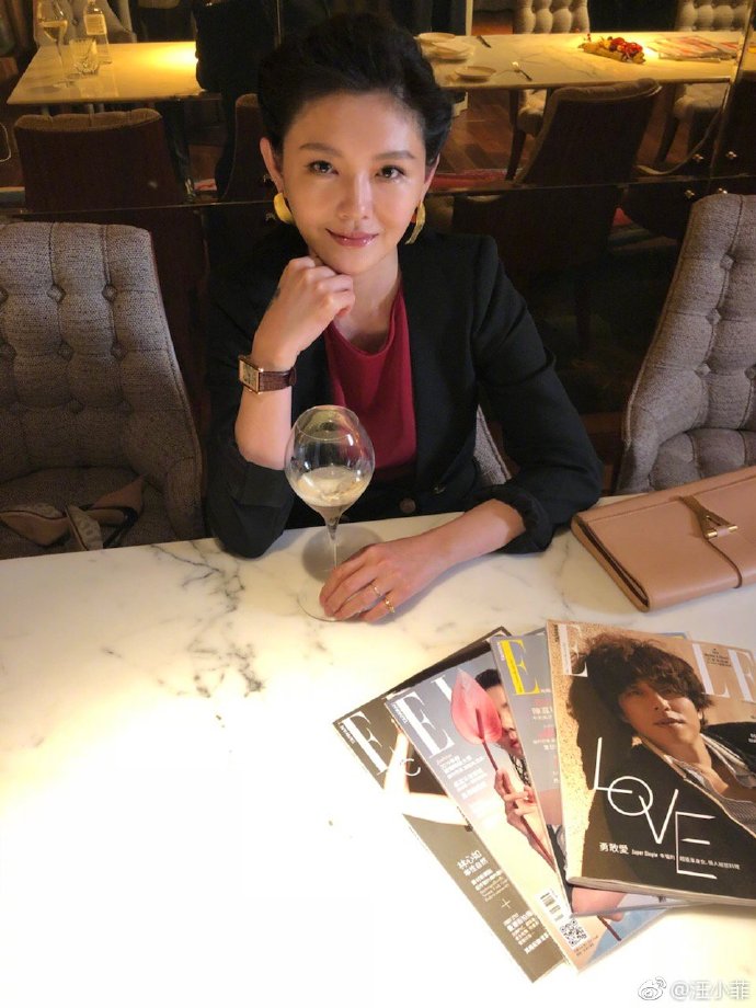 寵妻無極限！大S撞衫唐嫣遭酸「顏值被碾壓」，汪小菲狂曬老婆「零修圖美照」網讚爆：好老公！