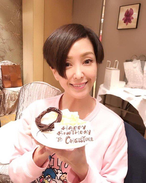 亞姐最上鏡小姐，曾合作周星馳，丈夫2次出軌，如今消瘦認不出！