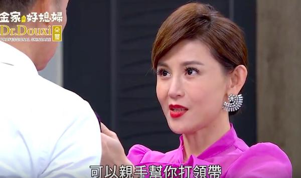 「最美麗反派」鄭仲茵，45歲「素顏崩壞照」曝光！關掉美肌「面對真實年齡」網友：完全不敢相信!
