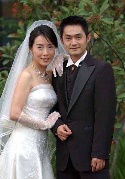 方岑「當紅時期息影轉行」如今「月營業額200萬坐擁兩房」幸福甜喊：他很疼我