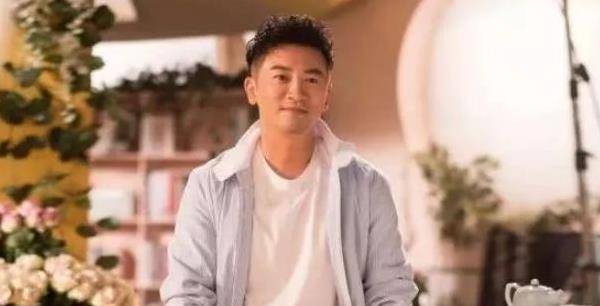 蘇有朋隱婚15年的妻子曝光，驚豔眾人，網友：藏得真深