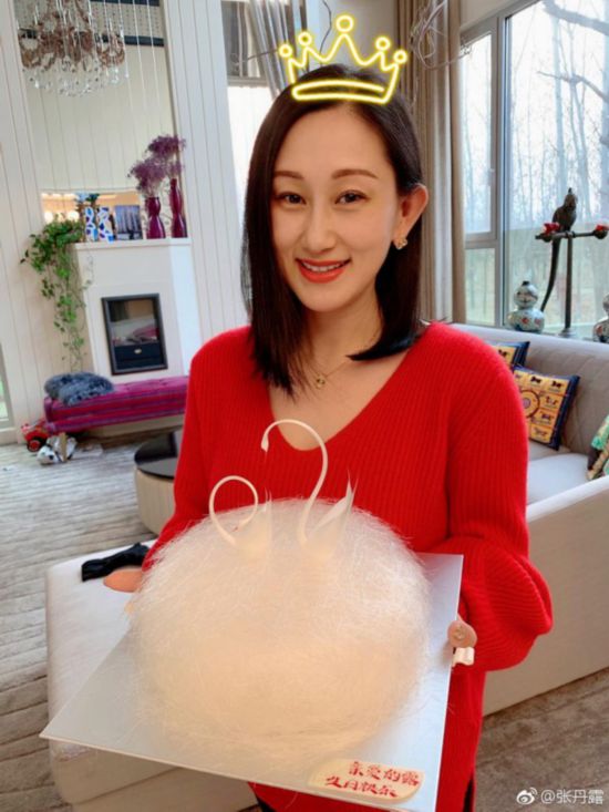 趙文卓送花為妻子慶祝40歲生日 一家五口幸福滿滿-