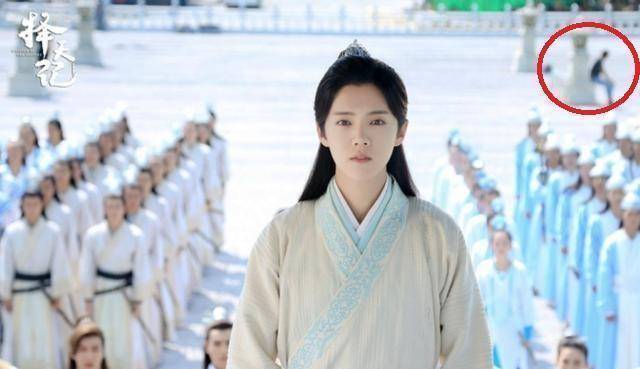 影視劇的穿幫鏡頭，看完笑出「豬」聲，請問導演你是用心的嗎？