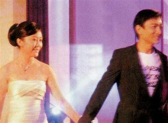 你以為是「朱麗倩苦等劉德華24年」？事實並非如此！ 