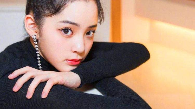 結婚24年從未吵過架，懷孕7次生下3個女兒，今女兒成一線明星！