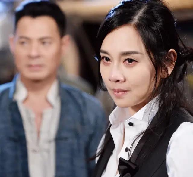 陳松伶又回TVB了？新劇《福爾摩師奶》來襲，這部偵探片一定要看