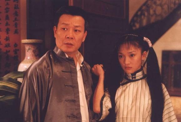 64歲寇世勳和「2個老婆近照」遭曝光！坦言：「太累了，下輩子不會再娶2個老婆」！ 