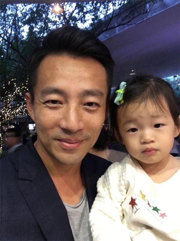 14張圖！明星女兒長得跟爸爸一模樣，尤其是這幾位…走丟了很容易找回來！