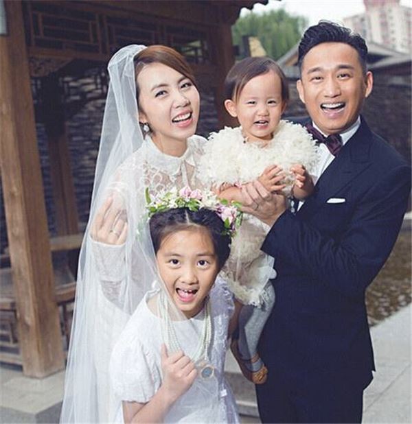 14張圖！明星女兒長得跟爸爸一模樣，尤其是這幾位…走丟了很容易找回來！