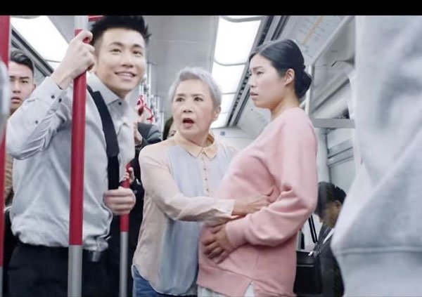 人的修養禮儀竟然要被教育⁉ 葉德嫻搭巴士教訓無禮乘客！網民：我們的社會病了……