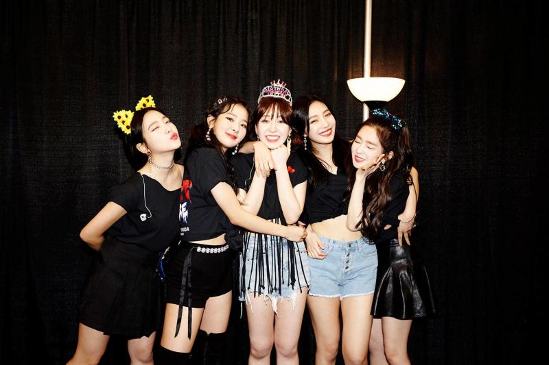[Red Velvet][新聞]190301 RedVelvet在加拿大度過的WENDY的生日派對
