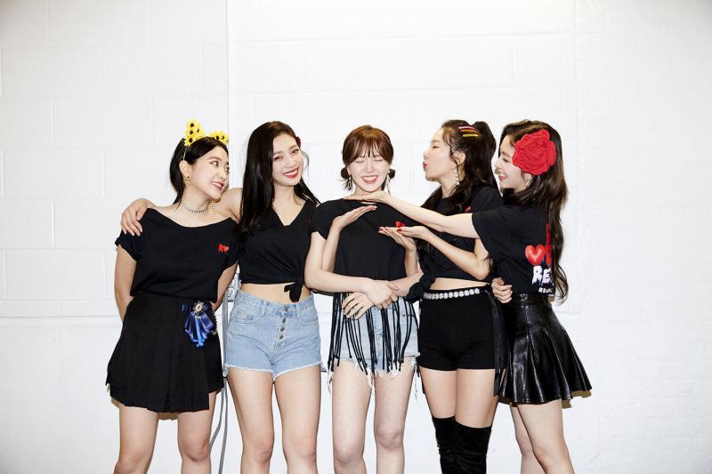 [Red Velvet][新聞]190301 RedVelvet在加拿大度過的WENDY的生日派對