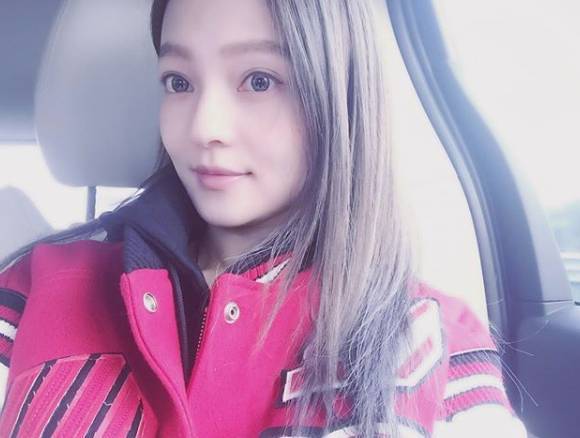 不只有私人小島！張韶涵「年收入破億」豪宅也超狂　走進後院「吊床+超大泳池」網讚：超會享受生活