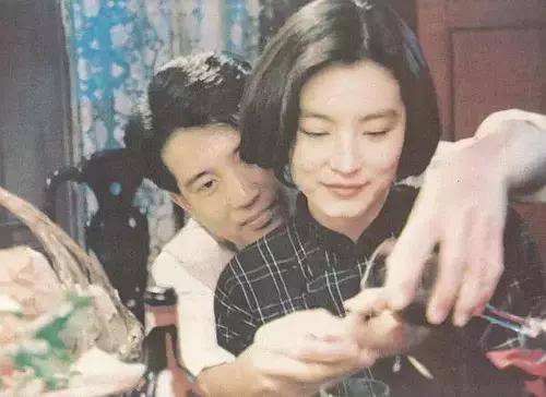 直擊林青霞40年前罕見舊照！「20歲完美神顏」至今無人能及　網友讚嘆：50年一見美人