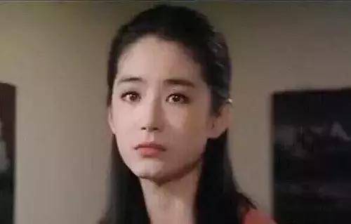 直擊林青霞40年前罕見舊照！「20歲完美神顏」至今無人能及　網友讚嘆：50年一見美人