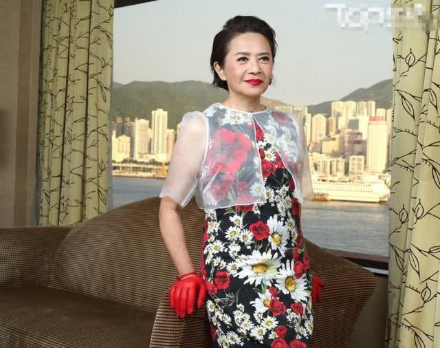 71歲影後葉德嫻晚景淒涼，兒女雙全無人照料，過年跟劉德華團聚！