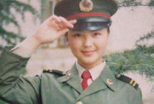 當過兵的5位女星，第三位變性了，最後一位軍銜非常高！