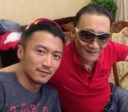 謝賢安慰孫子：不要恨你爸爸，謝振軒七個字讓謝賢流淚，謝霆鋒聽完低下了頭