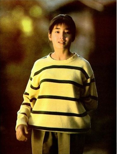 她17歲被親媽逼陪睡拍豔照！母親去世後她淡淡說了這樣的話！