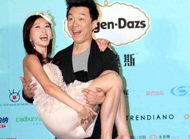 5位女星被抱起，林志玲吃啞巴虧，baby嚇得大喊，熱巴才是真尷尬！
