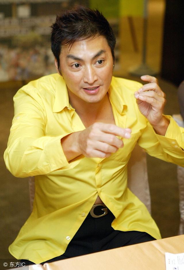 60歲何家勁做企業老闆生意越做越大，顏值高身材好卻坦言未必會婚