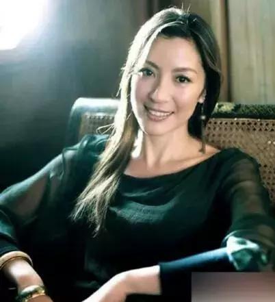 57歲的楊紫瓊狀態超好驚艷奧斯卡紅毯！背後滿是嚴苛的自我管理~~~