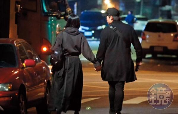 扶正小三！無視外界眼光繼續愛！倪安東和小三深夜約會、一起回家！停車場激吻全被攝~
