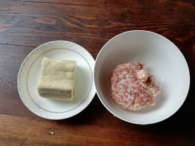 豆腐這樣做，家裡小朋友一手捏一個吃不停