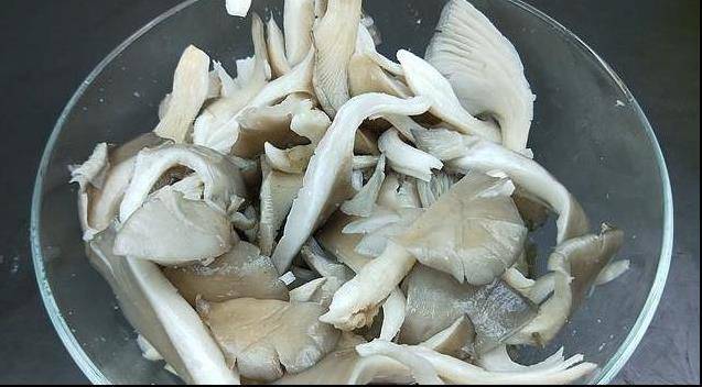 手把手教你炸蘑菇，金黃酥脆，不油膩，比街邊賣的好吃多了!!!