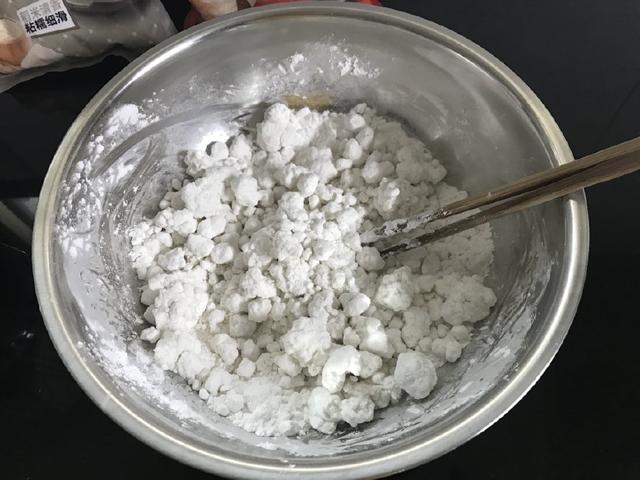 不用雞蛋，不用麵粉，無需烤箱的蛋糕，口感細膩，好吃還不怕胖！