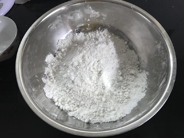 不用雞蛋，不用麵粉，無需烤箱的蛋糕，口感細膩，好吃還不怕胖！