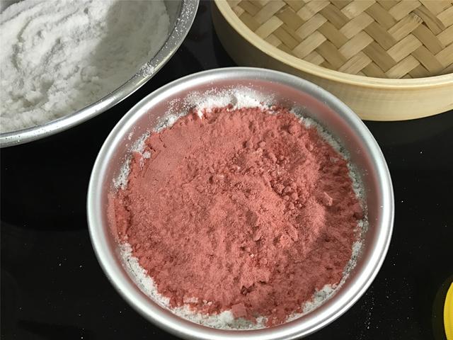 不用雞蛋，不用麵粉，無需烤箱的蛋糕，口感細膩，好吃還不怕胖！