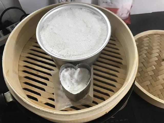 不用雞蛋，不用麵粉，無需烤箱的蛋糕，口感細膩，好吃還不怕胖！