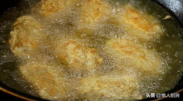 不用裹麵包糠，教你做脆皮雞翅，這樣炸出來的雞翅外酥里嫩