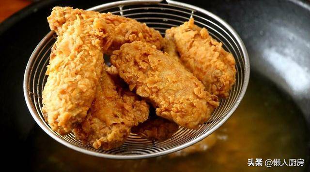 不用裹麵包糠，教你做脆皮雞翅，這樣炸出來的雞翅外酥里嫩