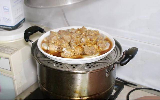 排骨好吃有訣竅，不炒不燉不油炸，簡單一做，好吃停不下來