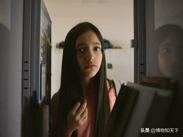 住酒店前要先敲一下床邊鏡子，這是為什麼？以前真沒注意