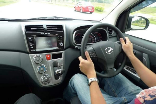 車子曝曬後很熱？教你這招完美解決！駕了這麽久車現在才知道！馬上學起來！