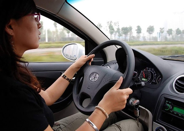 車子曝曬後很熱？教你這招完美解決！駕了這麽久車現在才知道！馬上學起來！