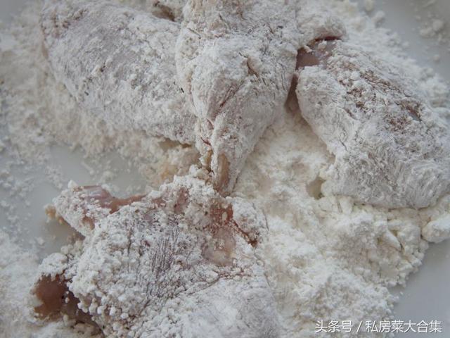 我用雞肉做的這道糖醋雞塊，簡單快手，酸甜開胃，每次做的時候米飯都不夠吃！